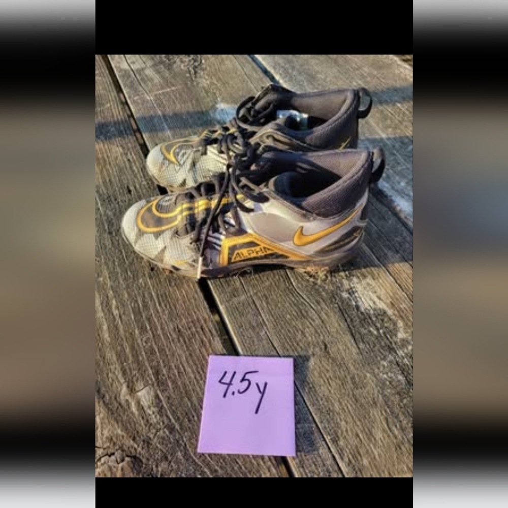 Nike Football Cleats Boy Size 4.5y